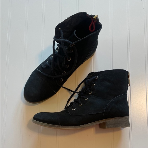 Steve Madden Shoes - Steve Madden Women’s Black Lace-Up Boots Size 8.5 Zipper Back